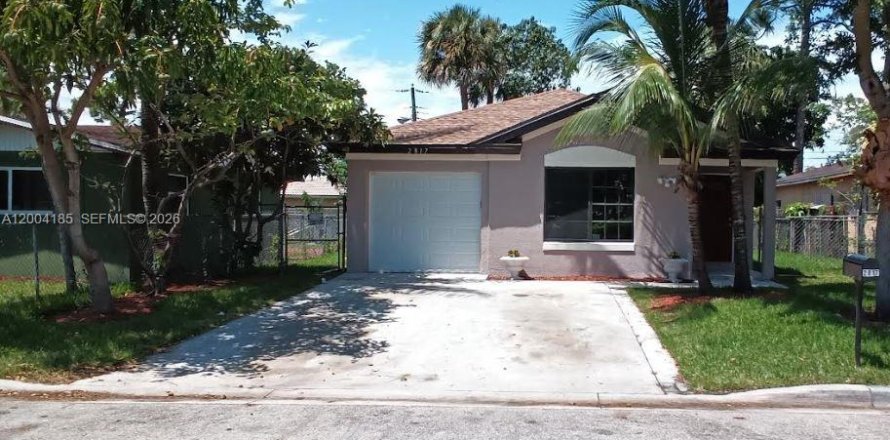 House in Fort Lauderdale, Florida 3 bedrooms, 110.93 sq.m. № 2068537
