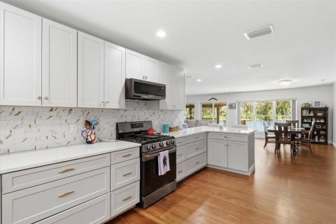 House in Dunnellon, Florida 3 bedrooms, 154.96 sq.m. № 2201199 - photo 9