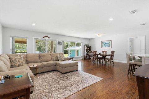 House in Dunnellon, Florida 3 bedrooms, 154.96 sq.m. № 2201199 - photo 16