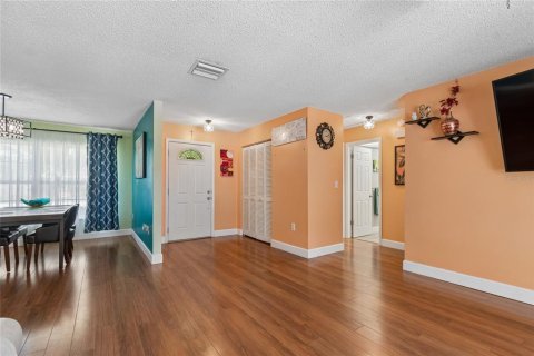 House in Oldsmar, Florida 3 bedrooms, 129.6 sq.m. № 2200195 - photo 11