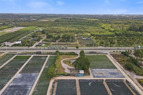 House in Homestead, Florida 4 bedrooms, 144 sq.m. № 2041117 - photo 14