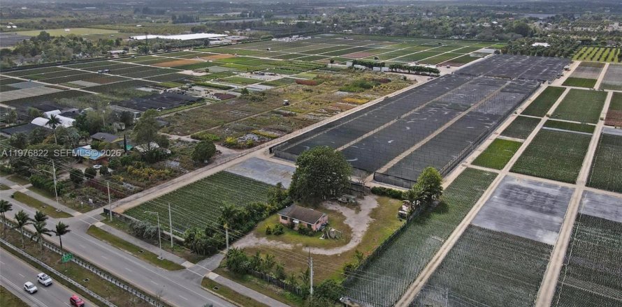 House in Homestead, Florida 4 bedrooms, 144 sq.m. № 2041117