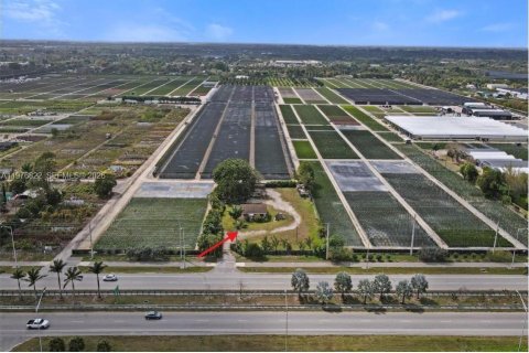 House in Homestead, Florida 4 bedrooms, 144 sq.m. № 2041117 - photo 3