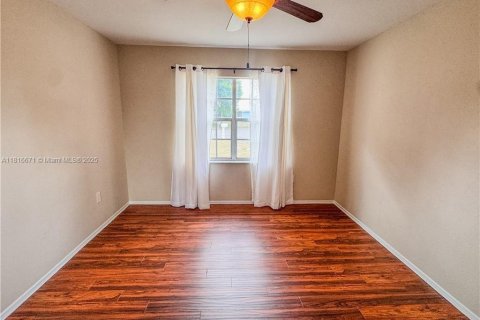 House in LaBelle, Florida 2 bedrooms, 85.47 sq.m. № 1770459 - photo 14