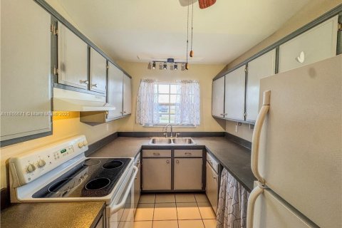 House in LaBelle, Florida 2 bedrooms, 85.47 sq.m. № 1770459 - photo 8