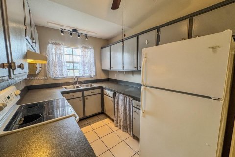 House in LaBelle, Florida 2 bedrooms, 85.47 sq.m. № 1770459 - photo 9