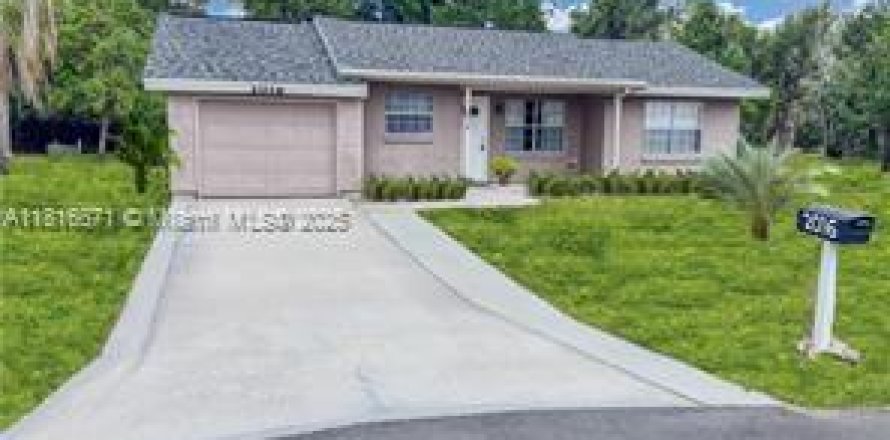 House in LaBelle, Florida 2 bedrooms, 85.47 sq.m. № 1770459