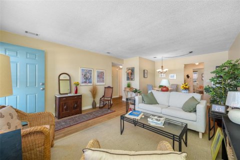 Condominio en venta en Saint Petersburg, Florida, 2 dormitorios, 93.83 m2 № 2093823 - foto 6