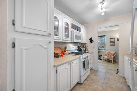 Condominio en venta en Saint Petersburg, Florida, 2 dormitorios, 93.83 m2 № 2093823 - foto 11