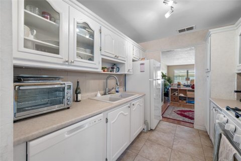 Condominio en venta en Saint Petersburg, Florida, 2 dormitorios, 93.83 m2 № 2093823 - foto 13