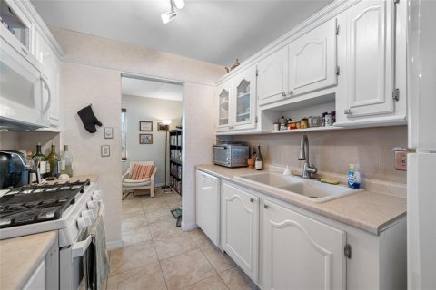 Condominio en venta en Saint Petersburg, Florida, 2 dormitorios, 93.83 m2 № 2093823 - foto 12
