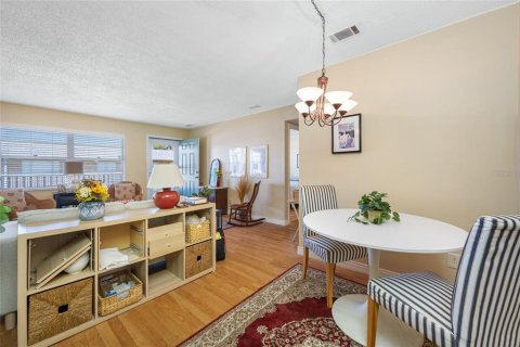 Condominio en venta en Saint Petersburg, Florida, 2 dormitorios, 93.83 m2 № 2093823 - foto 9