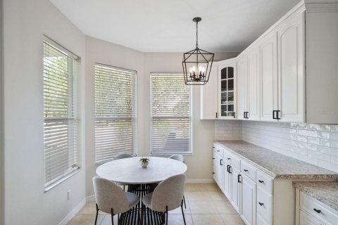 House in Orlando, Florida 5 bedrooms, 254.46 sq.m. № 1757569 - photo 15