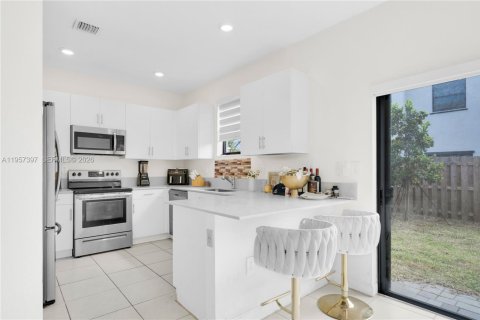 Townhouse in Homestead, Florida 3 bedrooms, 123.65 sq.m. № 2011430 - photo 22