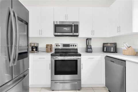 Townhouse in Homestead, Florida 3 bedrooms, 123.65 sq.m. № 2011430 - photo 17