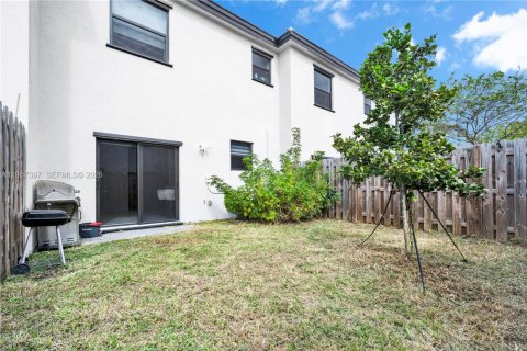 Townhouse in Homestead, Florida 3 bedrooms, 123.65 sq.m. № 2011430 - photo 4