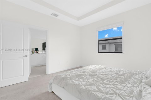 Townhouse in Homestead, Florida 3 bedrooms, 123.65 sq.m. № 2011430 - photo 19