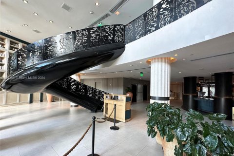 Condo in Miami Beach, Florida  № 1953638 - photo 16