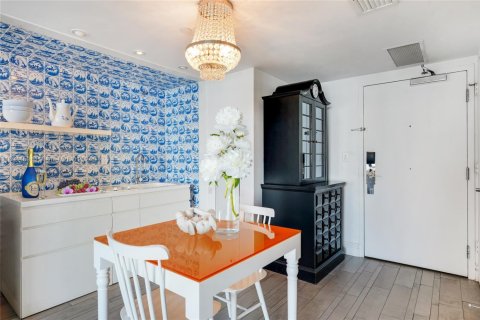 Condo in Miami Beach, Florida  № 1953638 - photo 14