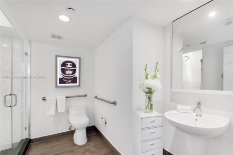Condo in Miami Beach, Florida  № 1953638 - photo 6
