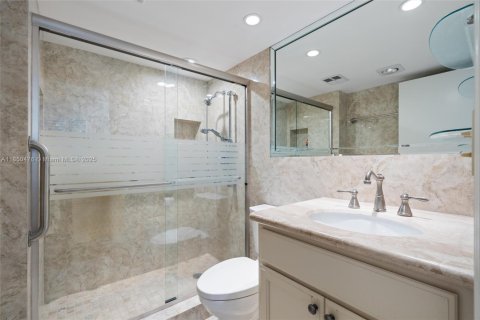 Condo in Fort Lauderdale, Florida, 3 bedrooms  № 1855158 - photo 16