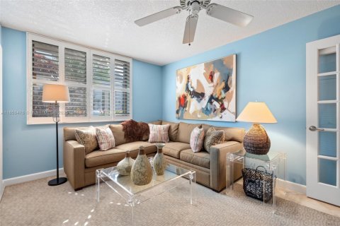 Condo in Fort Lauderdale, Florida, 3 bedrooms  № 1855158 - photo 22