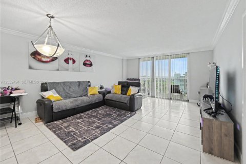 Condominio en venta en Miami Beach, Florida, 1 dormitorio, 76.55 m2 № 2243359 - foto 6