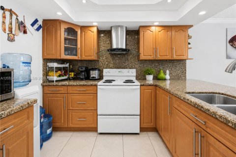 Condominio en venta en Miami Beach, Florida, 1 dormitorio, 76.55 m2 № 2243359 - foto 4