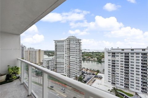 Condominio en Miami Beach, Florida, 1 dormitorio  № 2243359