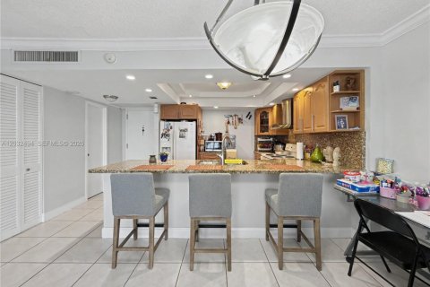 Condominio en venta en Miami Beach, Florida, 1 dormitorio, 76.55 m2 № 2243359 - foto 2