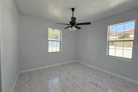 House in Saint Petersburg, Florida 3 bedrooms, 142.23 sq.m. № 1589982 - photo 23