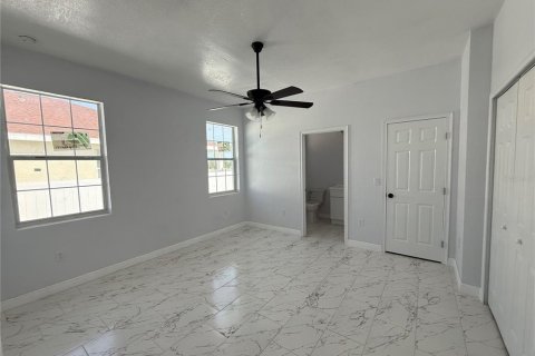 House in Saint Petersburg, Florida 3 bedrooms, 142.23 sq.m. № 1589982 - photo 21