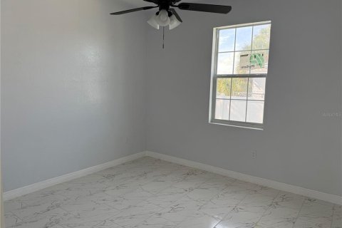 House in Saint Petersburg, Florida 3 bedrooms, 142.23 sq.m. № 1589982 - photo 16