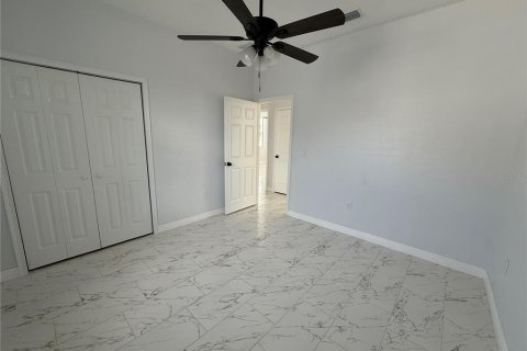 House in Saint Petersburg, Florida 3 bedrooms, 142.23 sq.m. № 1589982 - photo 17