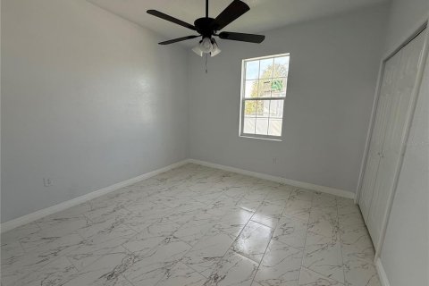 House in Saint Petersburg, Florida 3 bedrooms, 142.23 sq.m. № 1589982 - photo 15