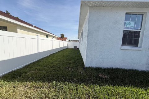 House in Saint Petersburg, Florida 3 bedrooms, 142.23 sq.m. № 1589982 - photo 27