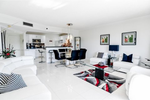 Condo in Lauderhill, Florida, 1 bedroom  № 2023370 - photo 16