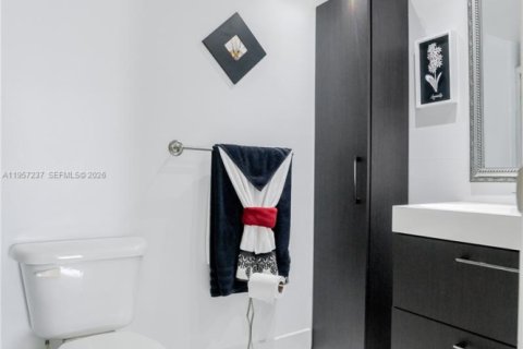 Condo in Lauderhill, Florida, 1 bedroom  № 2023370 - photo 29