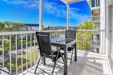 Condo in Lauderhill, Florida, 1 bedroom  № 2023370 - photo 18