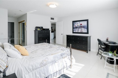 Condo in Lauderhill, Florida, 1 bedroom  № 2023370 - photo 24