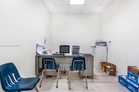 Купить коммерческую недвижимость в Холливуд, Флорида № 1981875 - фото 21