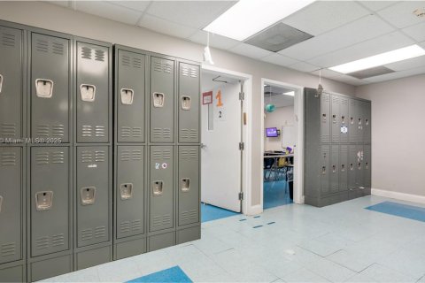 Купить коммерческую недвижимость в Холливуд, Флорида № 1981875 - фото 13