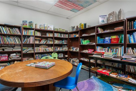 Купить коммерческую недвижимость в Холливуд, Флорида № 1981875 - фото 18