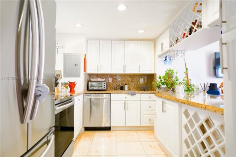 Condominio en venta en Miami, Florida, 2 dormitorios, 127.93 m2 № 2033168 - foto 5