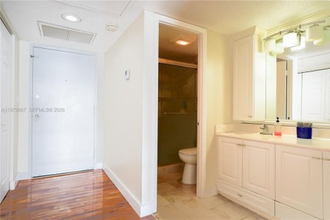 Condominio en venta en Miami, Florida, 2 dormitorios, 127.93 m2 № 2033168 - foto 20