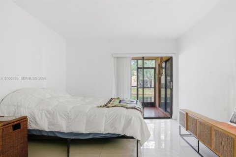 Condo in Weston, Florida, 2 bedrooms № 2076610 - photo 19