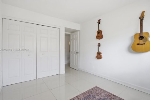Condo in Weston, Florida, 2 bedrooms № 2076610 - photo 15
