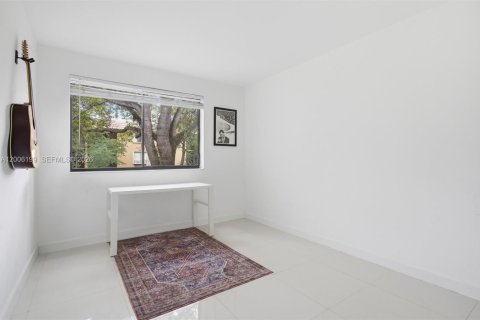 Condo in Weston, Florida, 2 bedrooms № 2076610 - photo 13