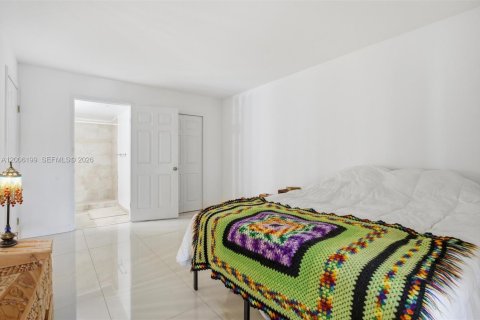 Condo in Weston, Florida, 2 bedrooms № 2076610 - photo 20