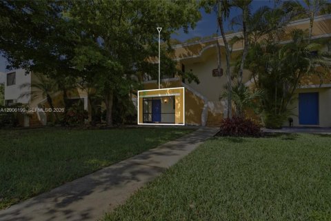 Condo in Weston, Florida, 2 bedrooms № 2076610 - photo 28